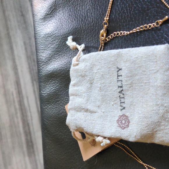 Vitality Extracts Pure Diffuser Necklace - Picture 4 of 4